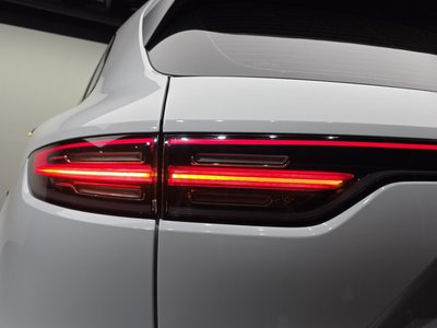 PORSCHE CAYENNE - 10