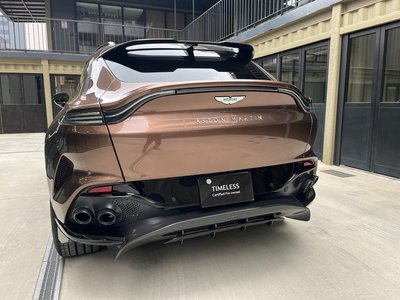 ASTON MARTIN DBX - 4
