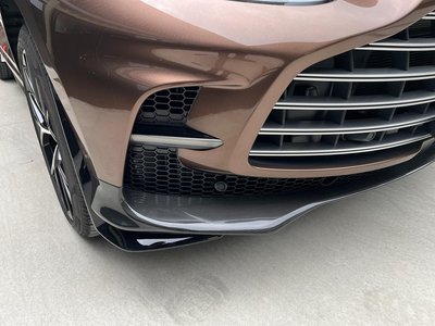 ASTON MARTIN DBX - 6