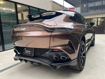 ASTON MARTIN DBX - 5