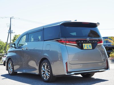 TOYOTA VELLFIRE - 6
