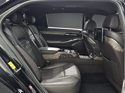 2020 Genesis G90 — миниатюра 17