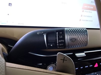 2025 Genesis G80 (RG3) thumbnail 28