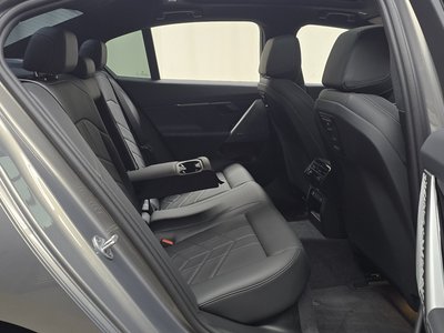 2025 BMW 5 SERIES 缩略图 17
