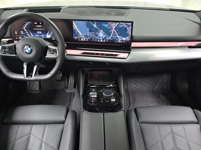 2025 BMW 5 SERIES — фото 5