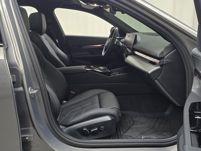 2025 BMW 5 SERIES 缩略图 16