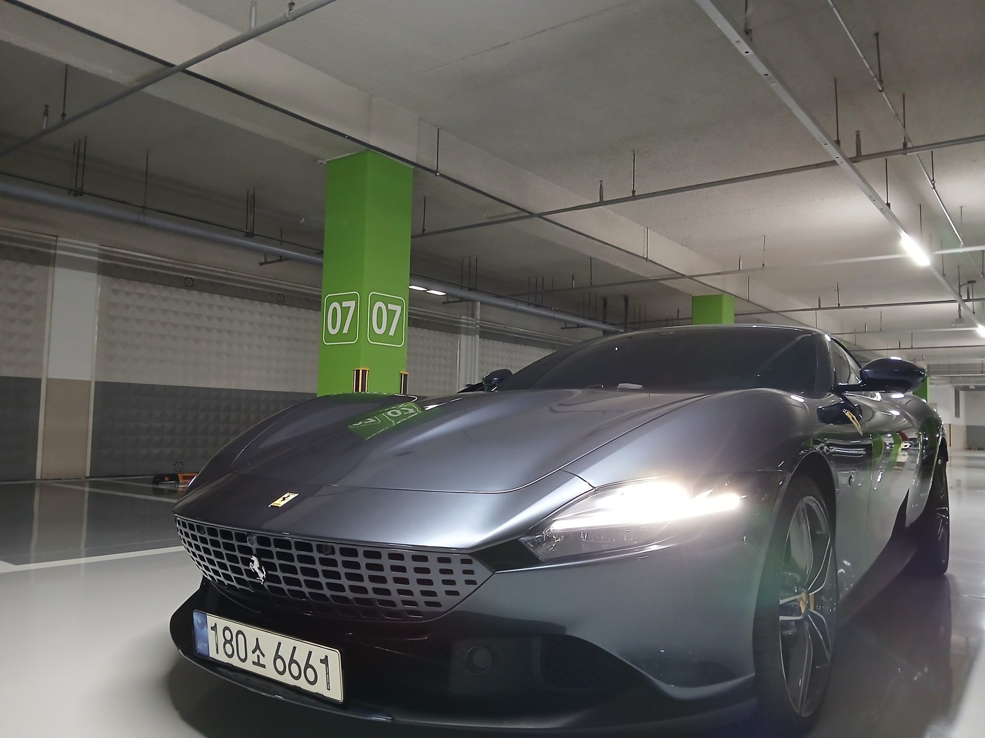 FERRARI ROMA - View 1