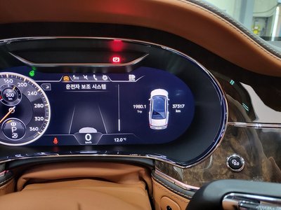 BENTLEY FLYING SPUR - 5