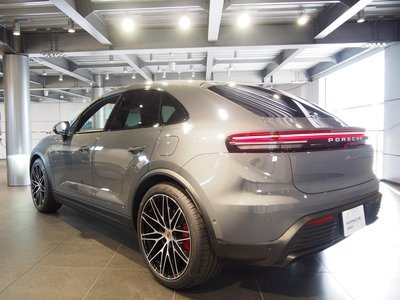 2025 Porsche MACAN 照片 4
