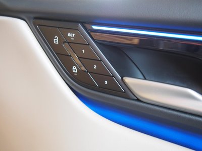 2025 Porsche MACAN 缩略图 33