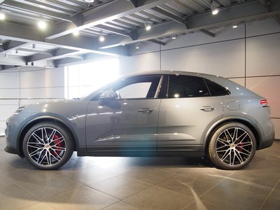2025 Porsche MACAN 照片 3
