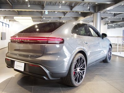 2025 Porsche MACAN 照片 6