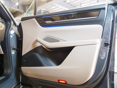 2025 Porsche MACAN 缩略图 30