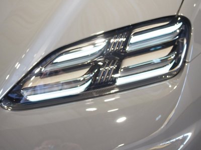2025 Porsche MACAN 缩略图 15