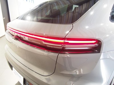 2025 Porsche MACAN 缩略图 20