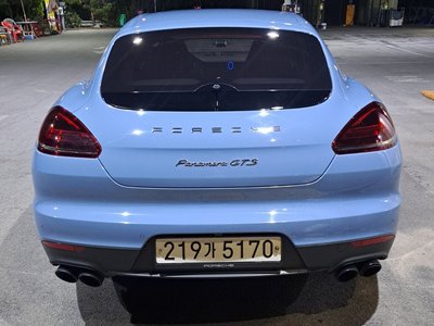 PORSCHE PANAMERA - 3