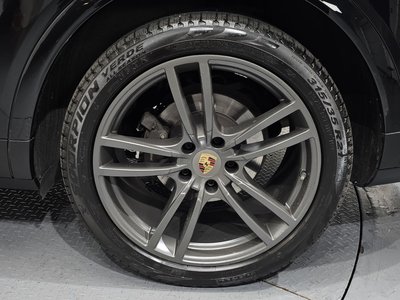 صورة 8 لـ 2023 Porsche CAYENNE