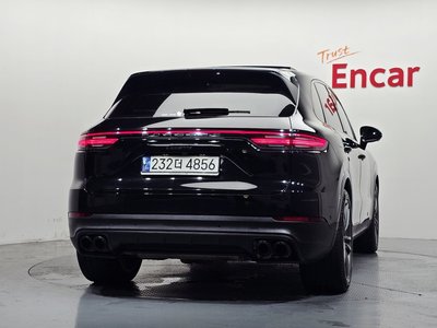 صورة 4 لـ 2023 Porsche CAYENNE