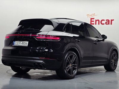 صورة 3 لـ 2023 Porsche CAYENNE