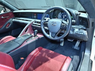 2017 Lexus LC — миниатюра 12