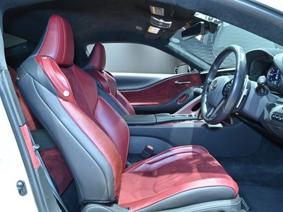 2017 Lexus LC — миниатюра 13
