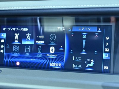 2017 Lexus LC — миниатюра 18