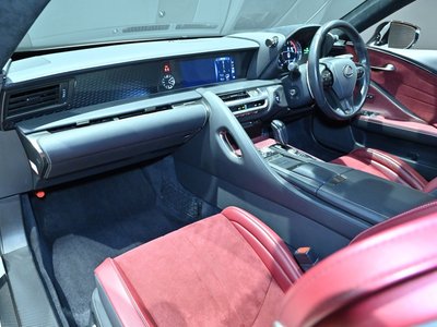 2017 Lexus LC — фото 10