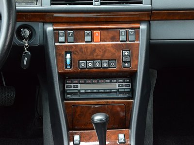 1992 Mercedes-BENZ MEDIUM-CLASS 缩略图 36