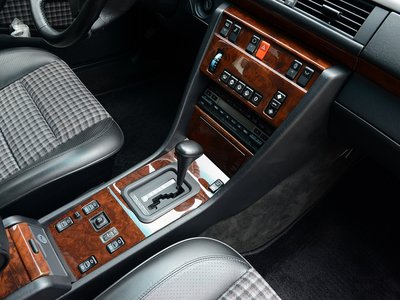 1992 Mercedes-BENZ MEDIUM-CLASS 缩略图 34