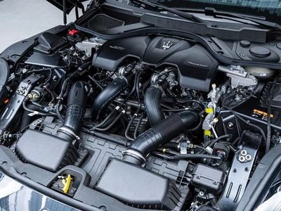 MASERATI GRANTURISMO - 8