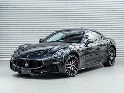 MASERATI GRANTURISMO - 1