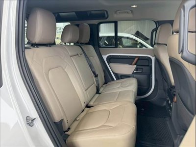 LAND ROVER DEFENDER - 7