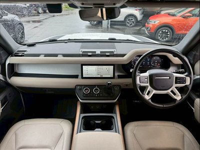 LAND ROVER DEFENDER - 3