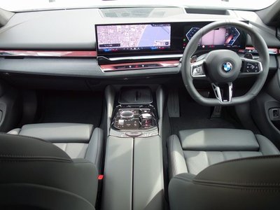 BMW 5 SERIES - 4