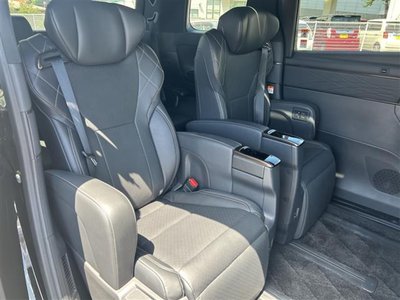 صورة 28 لـ 2023 Toyota VELLFIRE