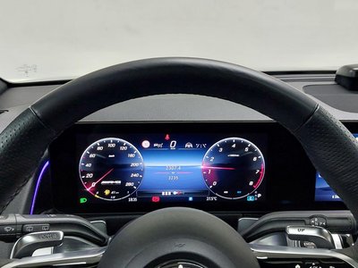 صورة 8 لـ 2025 Mercedes-BENZ GLB
