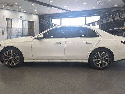 MERCEDES-BENZ E-CLASS - 6