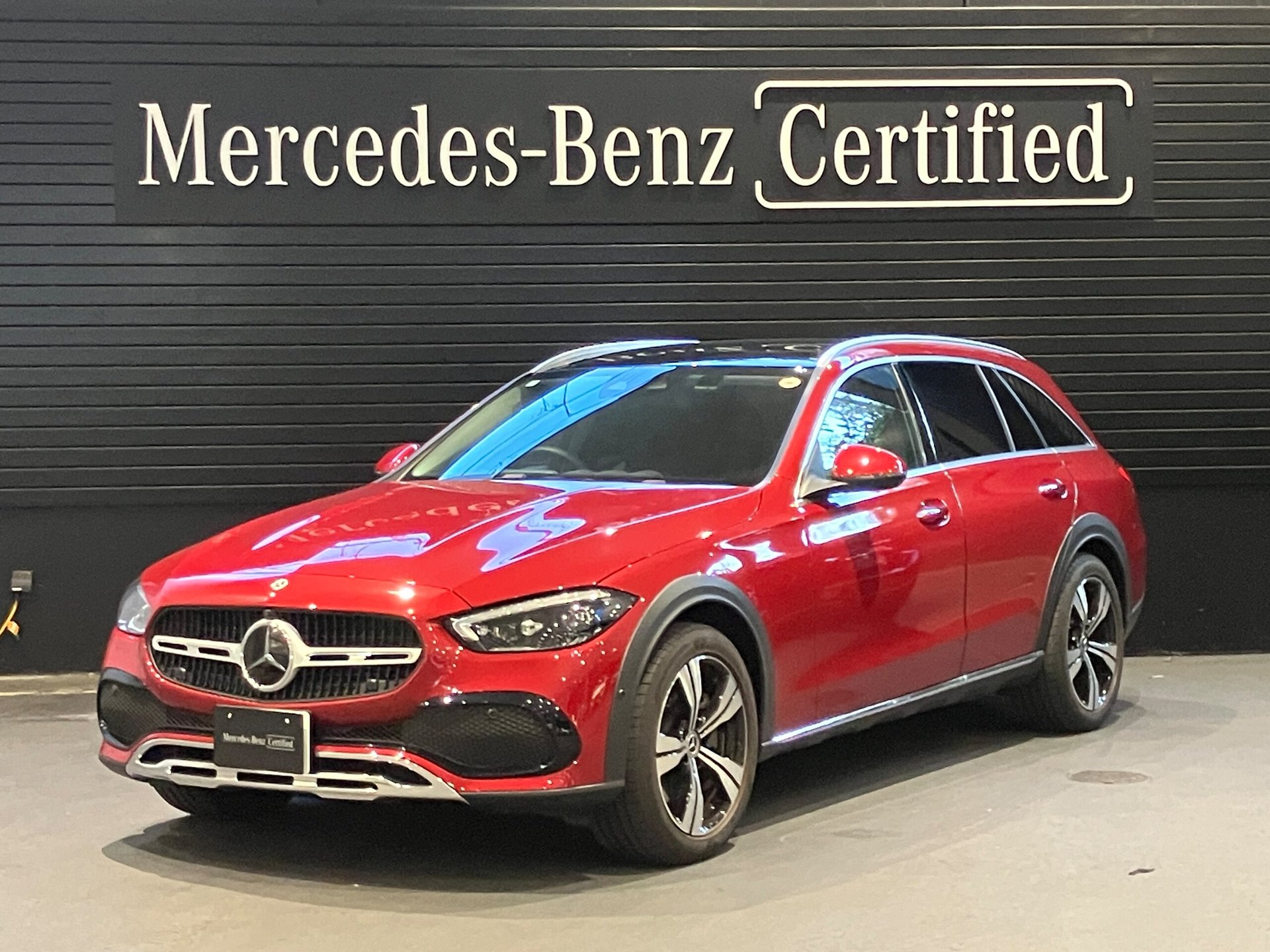 MERCEDES-BENZ C-CLASS ALL-TERRAIN - View 1