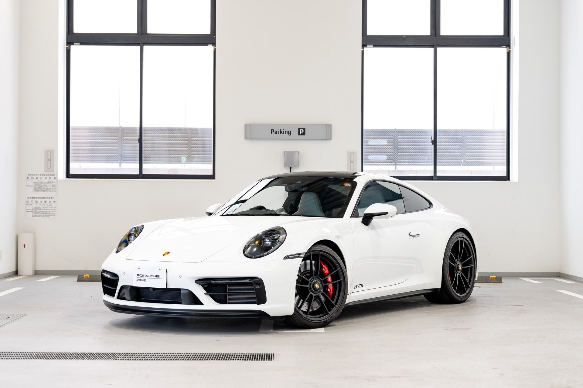 PORSCHE 911 - View 1