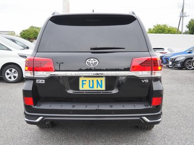 TOYOTA LAND CRUISER - 7