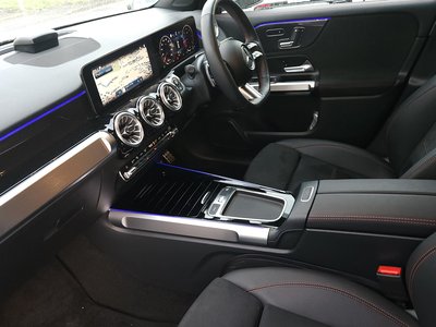 MERCEDES-BENZ GLB - 9