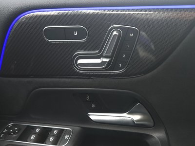 MERCEDES-BENZ GLB - 10