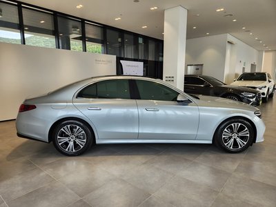 MERCEDES-BENZ E-CLASS - 9