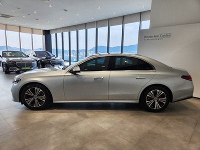MERCEDES-BENZ E-CLASS - 8