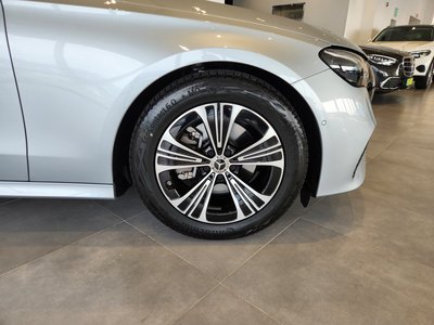 MERCEDES-BENZ E-CLASS - 6