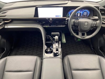 TOYOTA CROWN CROSSOVER - 2