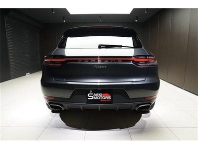PORSCHE MACAN - 8