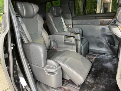 صورة 10 لـ 2024 Toyota VELLFIRE