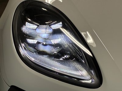 2022 Porsche MACAN — миниатюра 12