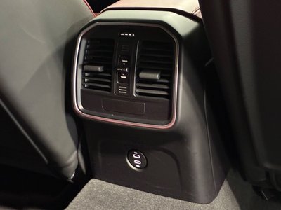 2022 Porsche MACAN — миниатюра 23